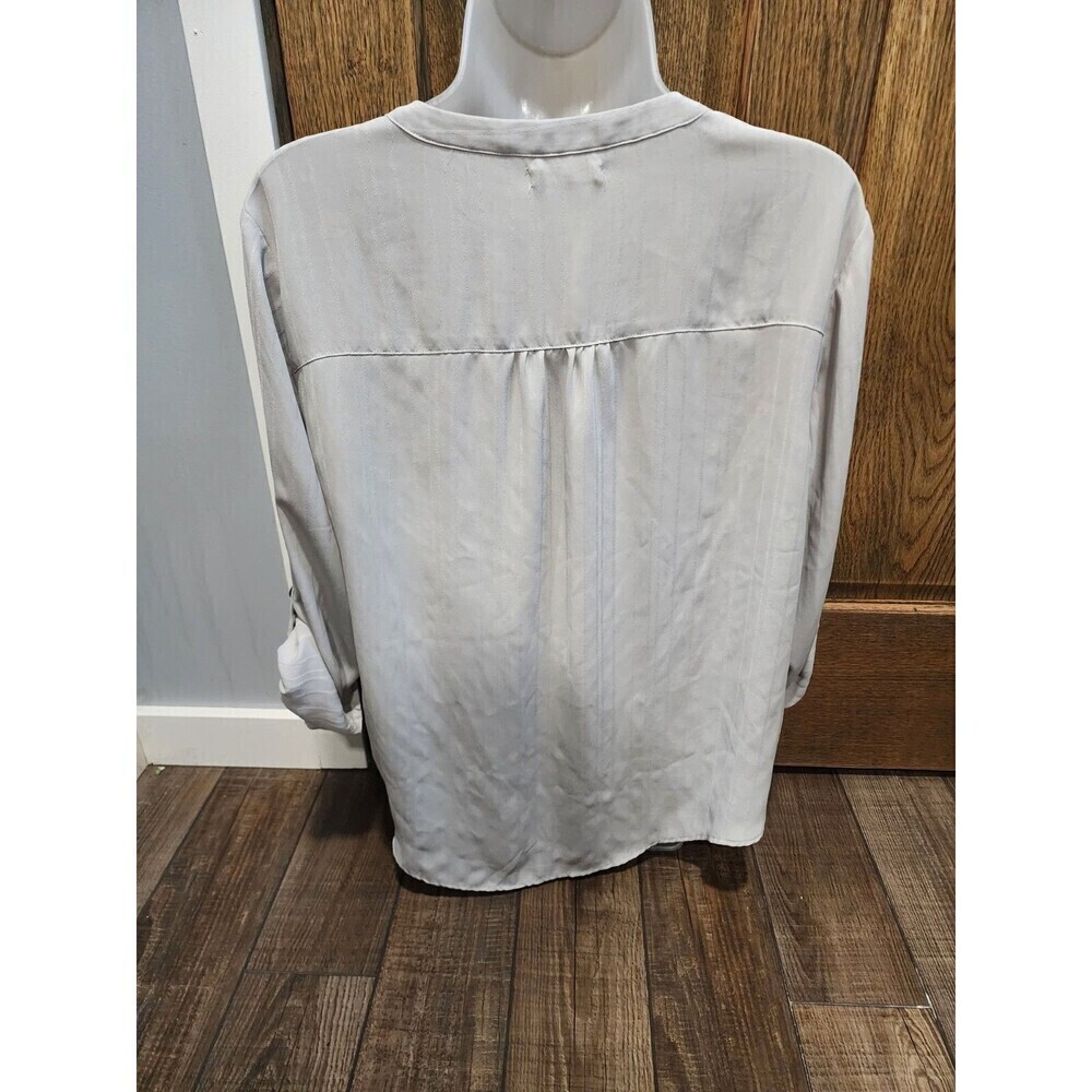 Maurices Relaxed Fit Light GRAY Blouse Size Medium Roll Sleeve Lightweight - Picture 3 of 6